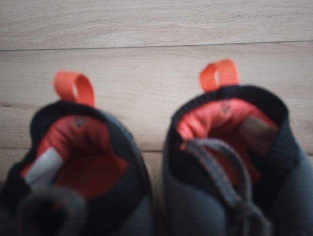 Buty sneakersy 4F r. 33 uszkodzone