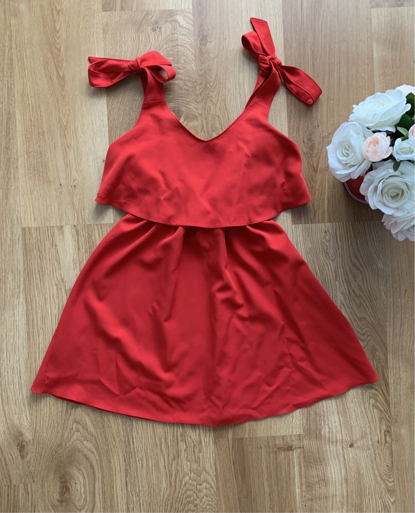 Czerwona sukienka koktajlowa, wiązane ramiączka, latika, xs
