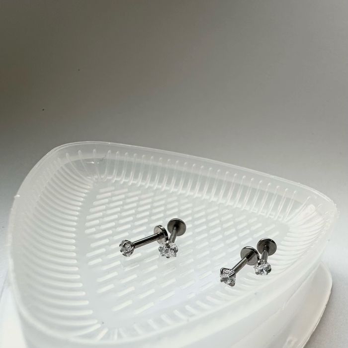 Пірсинг лабрет з медичної сталі пірсинг в хрящ