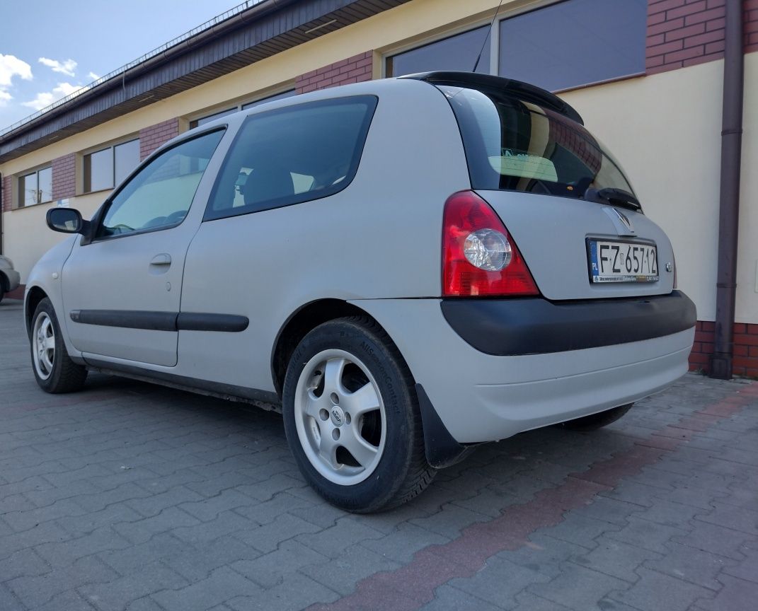 Renault Clio Lift 1.4 16V 2004r