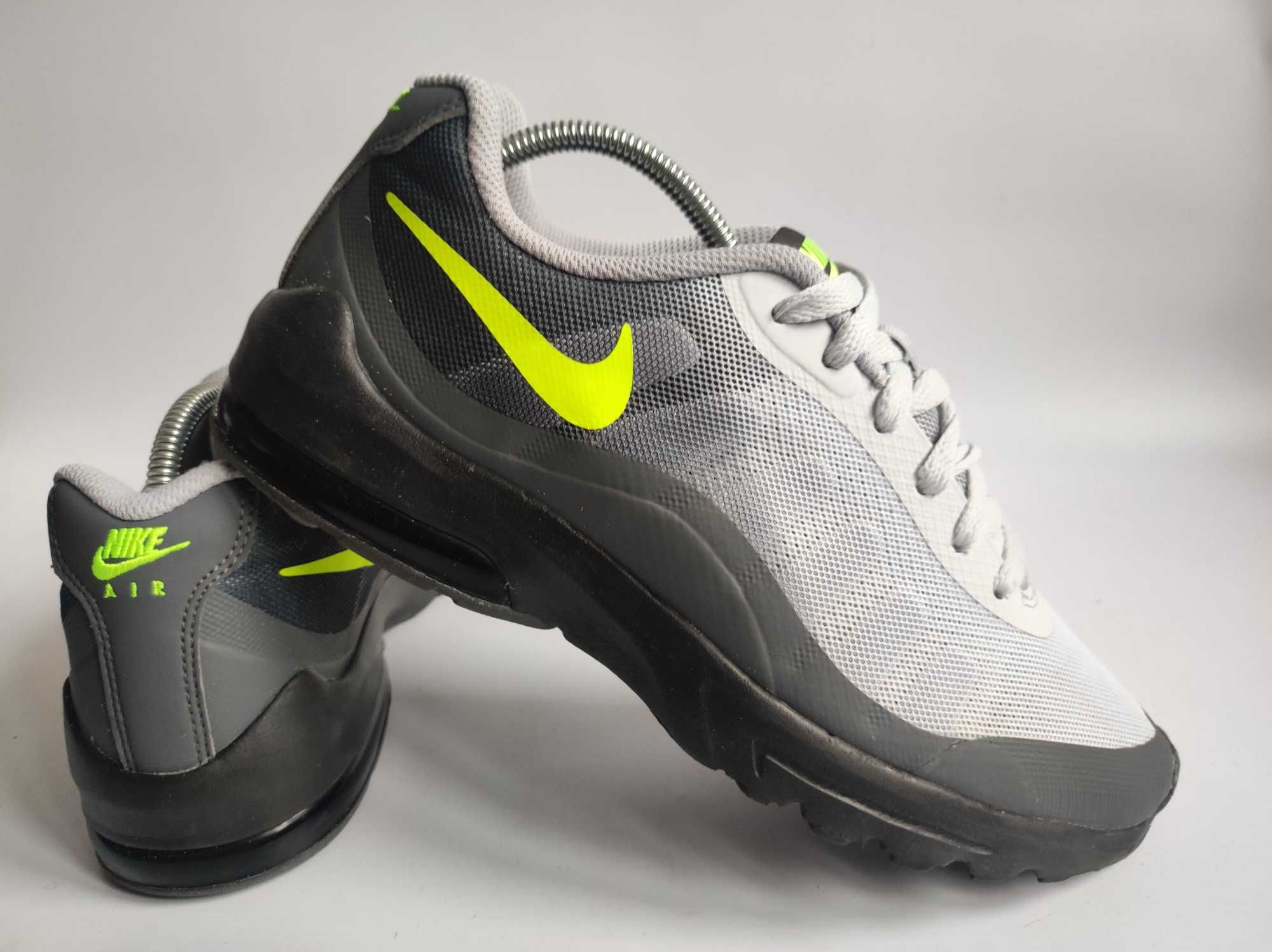 - Nike Air Max Invigor - Buty sportowe r. 40,5