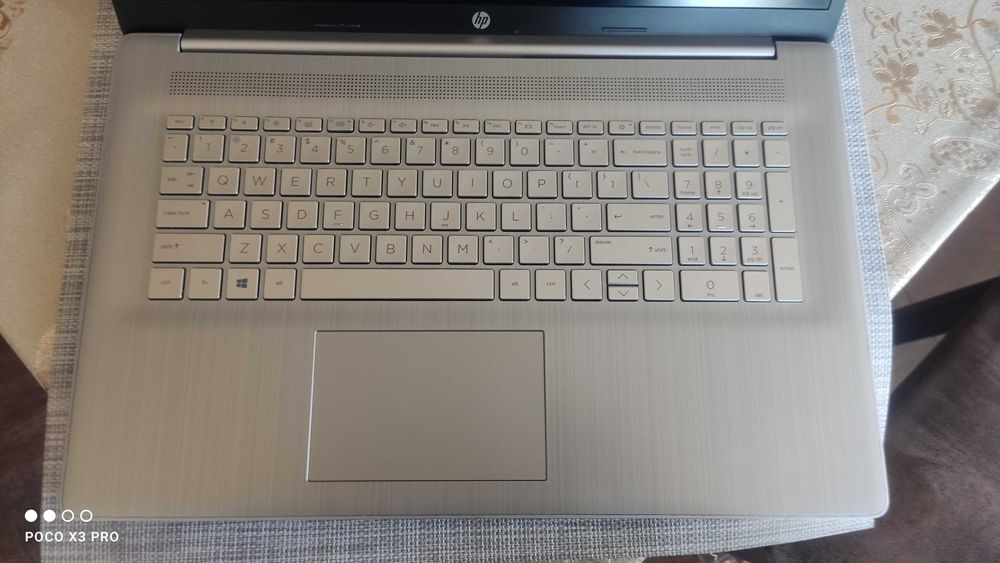 Laptop HP 17-cn1053cl