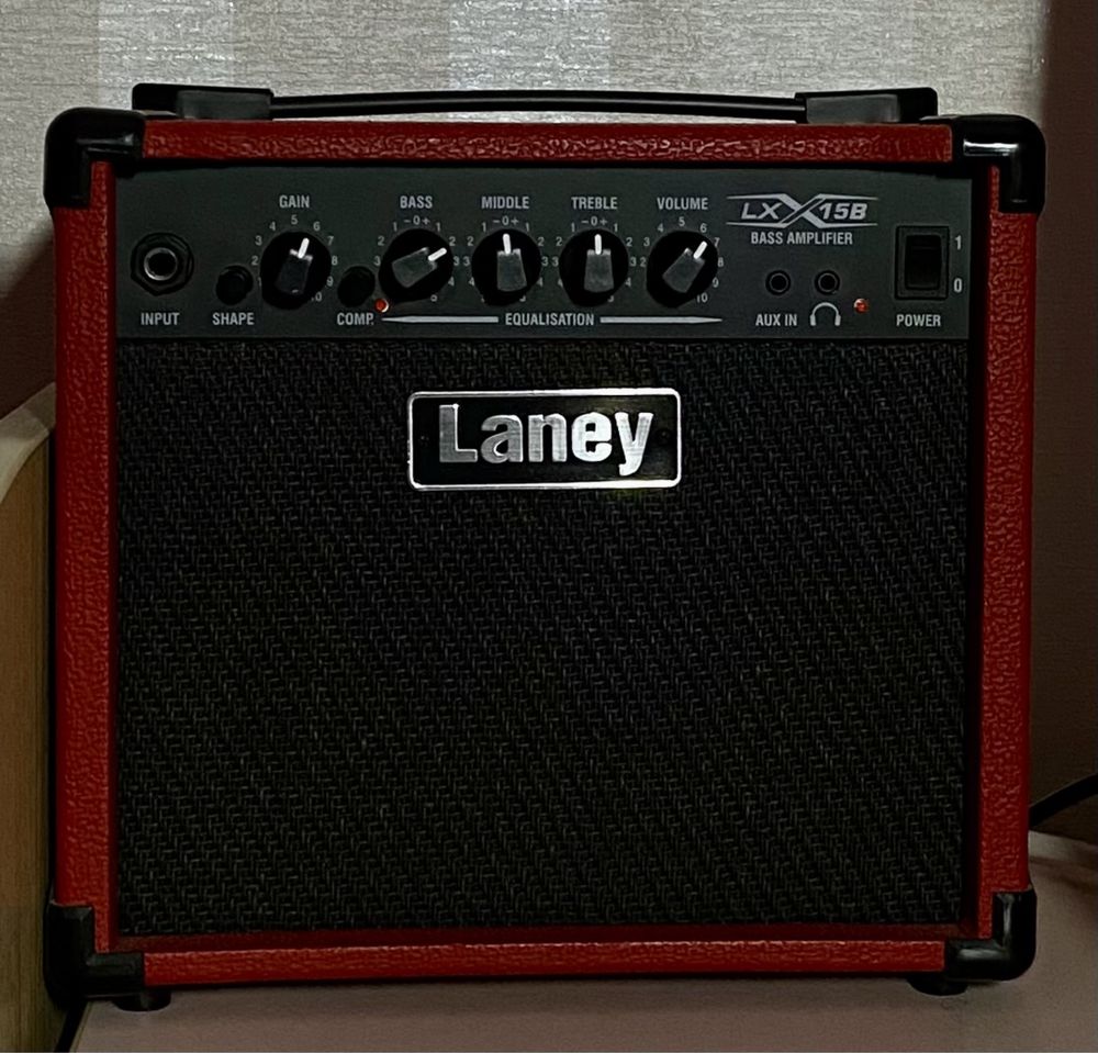 Комбопітсилювач для бас гітари Laney lx15b