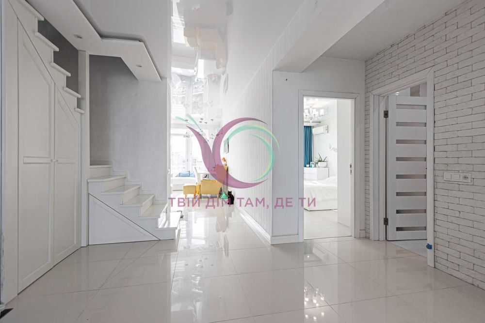 Продається 4-кімнатна квартира з ремонтом, Шевченківський район.