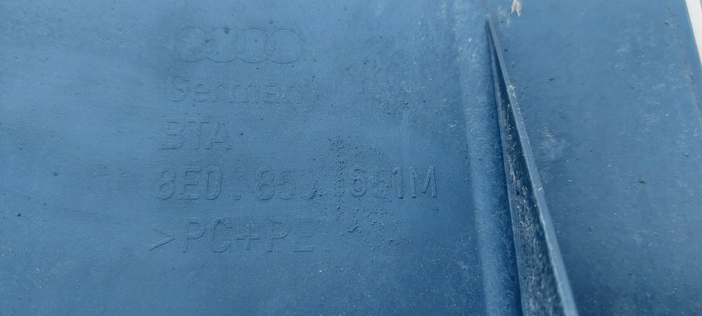 Atrapa Grill +podkładka pod tablicę Audi A4 B7 s-line 8E0853651M