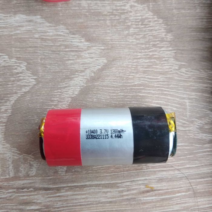 Акумулятори 3,7В