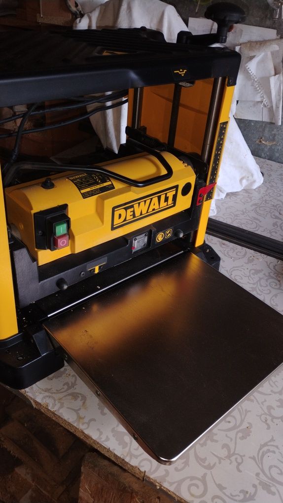 Strugarka grubościówka DeWalt