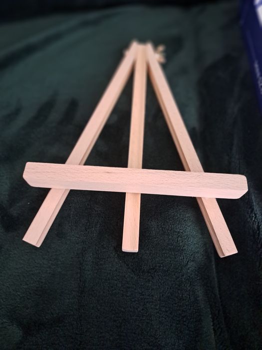 Nowa sztaluga wys 24 cm z drewna bukowego