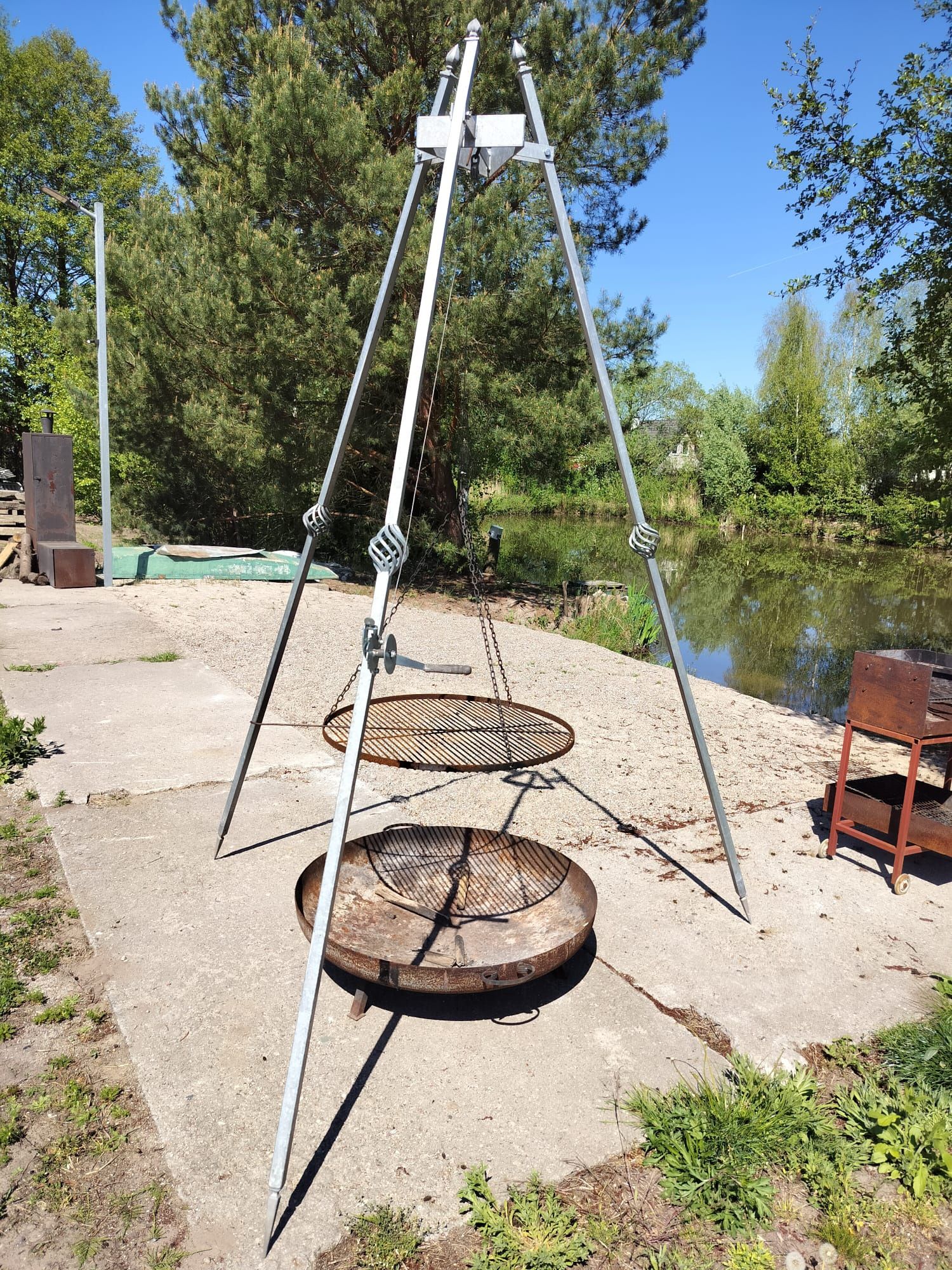 Grill Trójnóg ocynkowane nogi