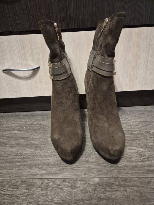 Черевики на високих підборах