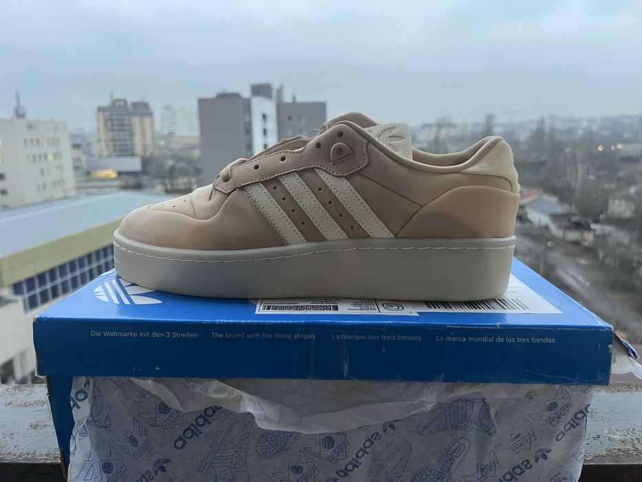 Adidas rivalry lux low