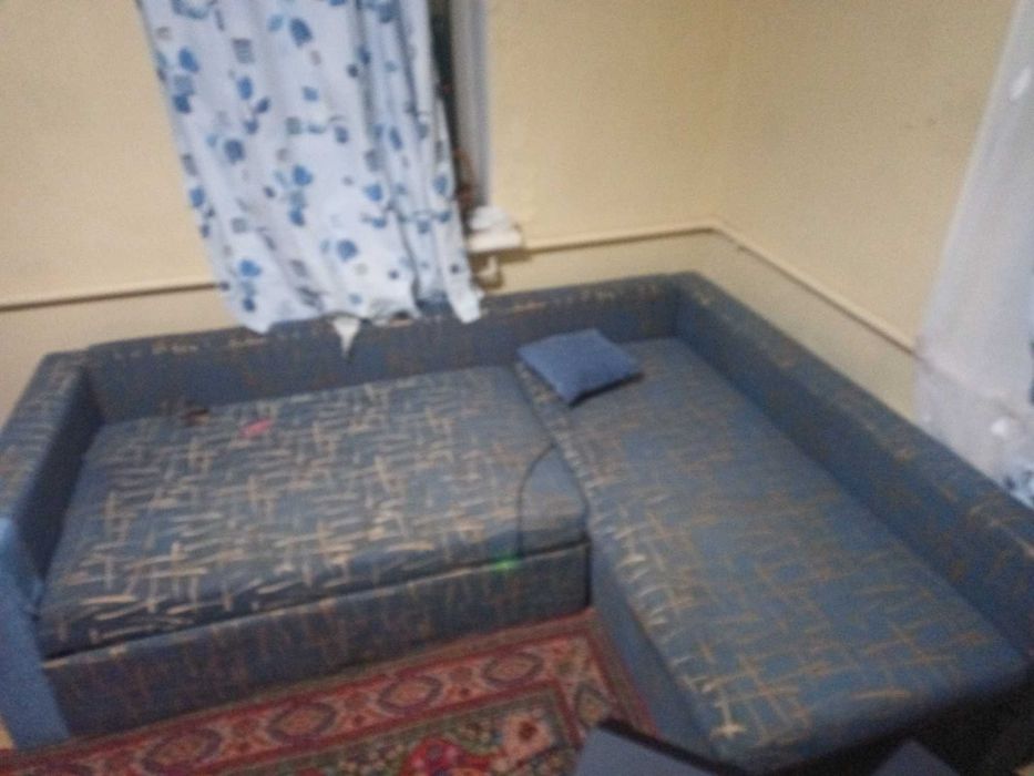 Угловой диван с отсеком для вещей