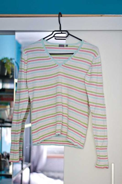 100% bawełna tęczowy sweter z dekoltem V Montego coquette