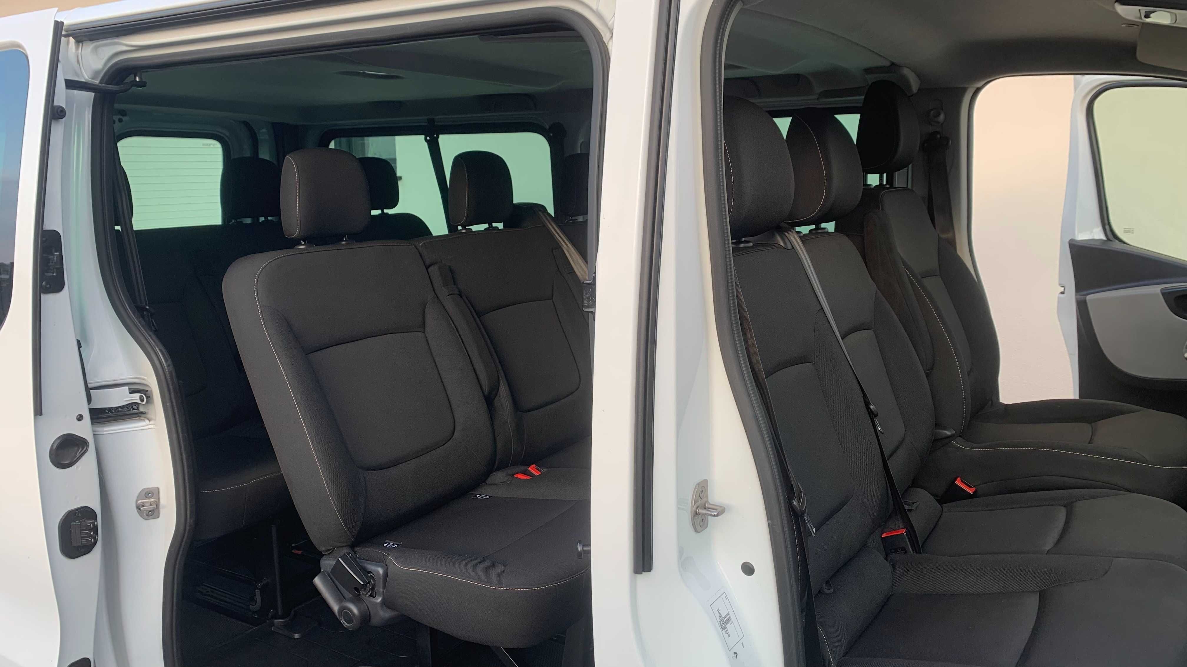 Wynajem busa 9-osobowego Renault Trafic, Wypożyczalnia busów osobowych