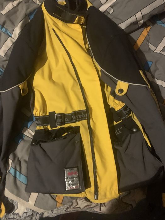 Мото куртка зі всіма вставками