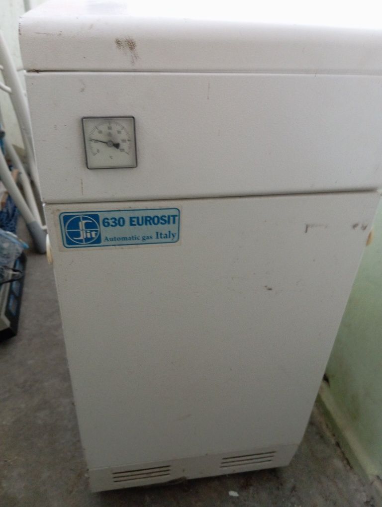Продам газовий котел напольний