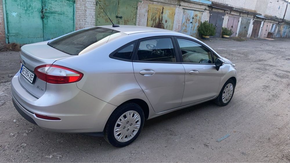 Ford fiesta mk7 1.6л 2016