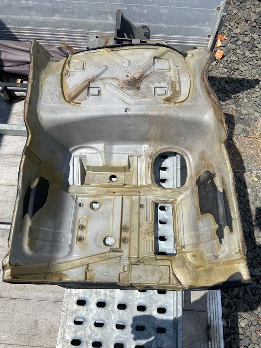 Покриття тунеля двигуна Mercedes Atego