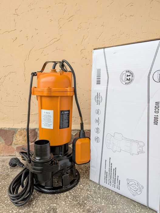 Потужний фекальний насос з різаком. Для каналізації і ям