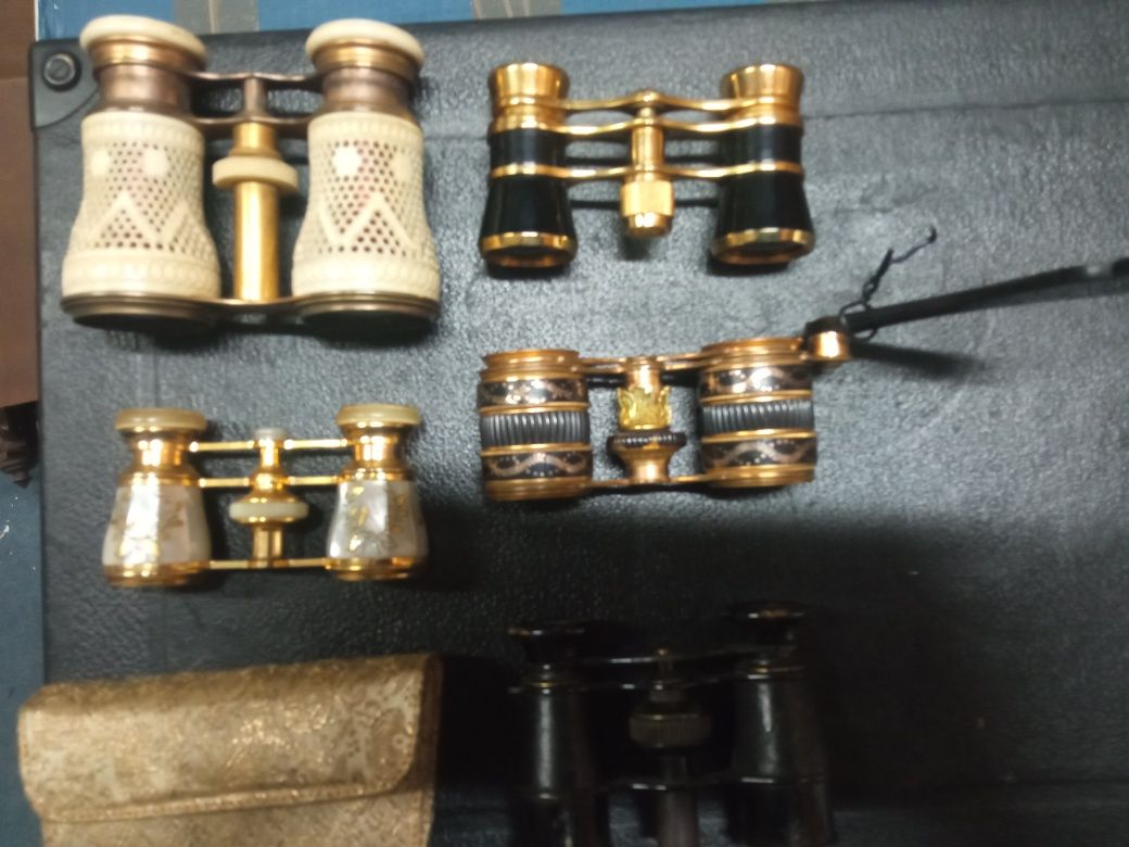 Fabulosa coleção de binóculos de ópera. Impecável.