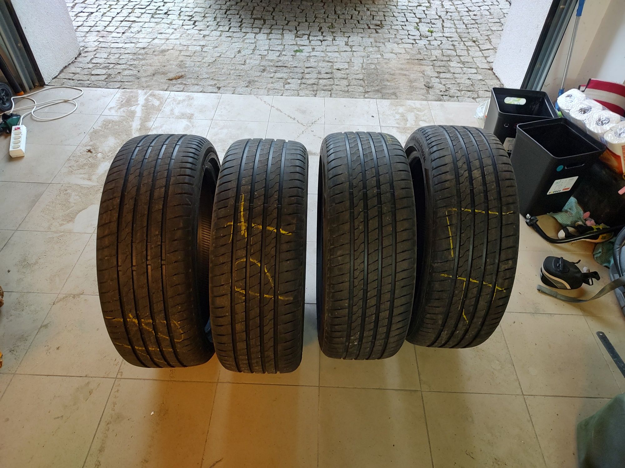 Firestone Roadhawk 215/45 R18 93Y komplet 4szt.