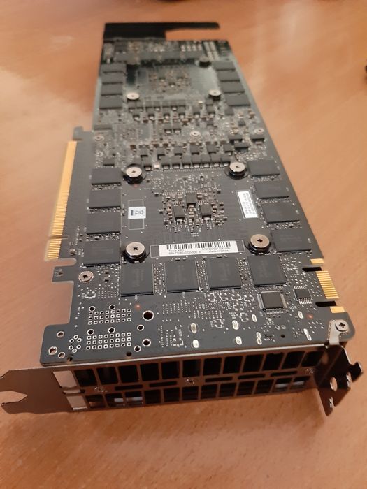 Gráfica tesla K80 24GB