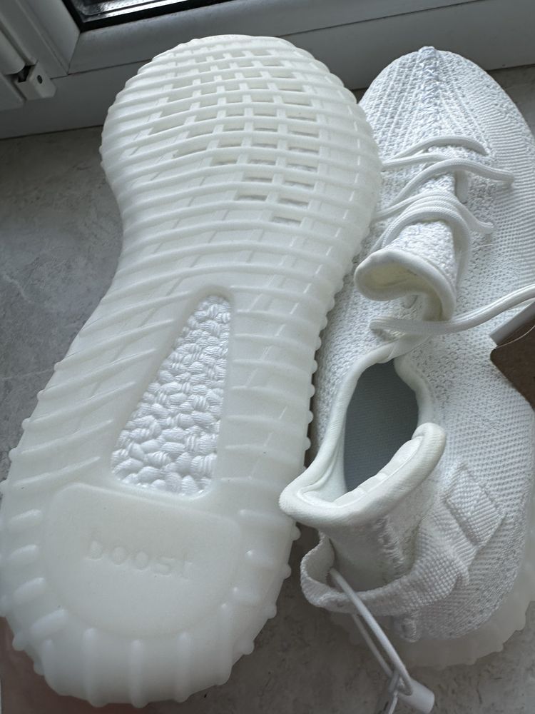 Кросівки Adidas Yeezy Boost 350 44 (28см)