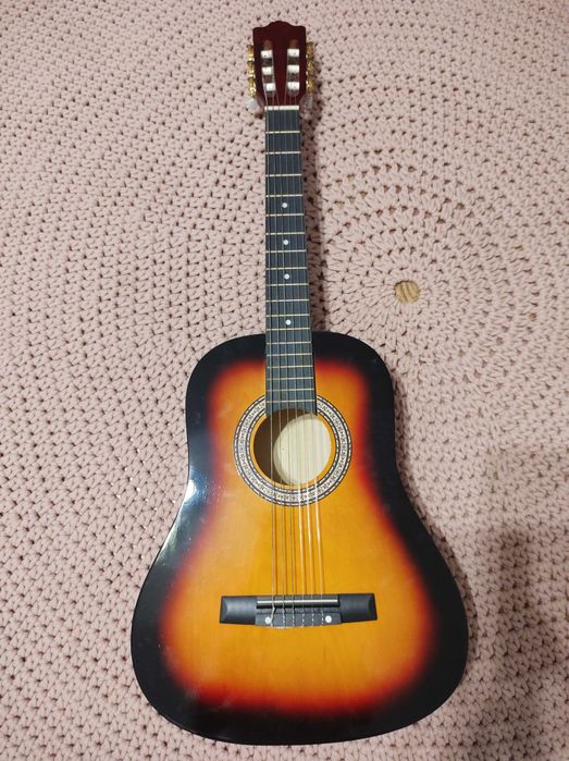 Nowa gitara akustyczna 3/4