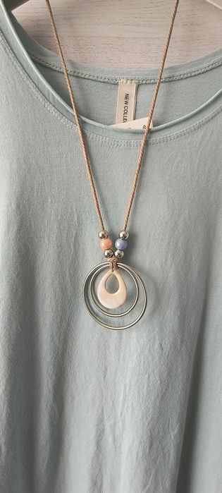 Nowa bluzka damska z wisiorkiem