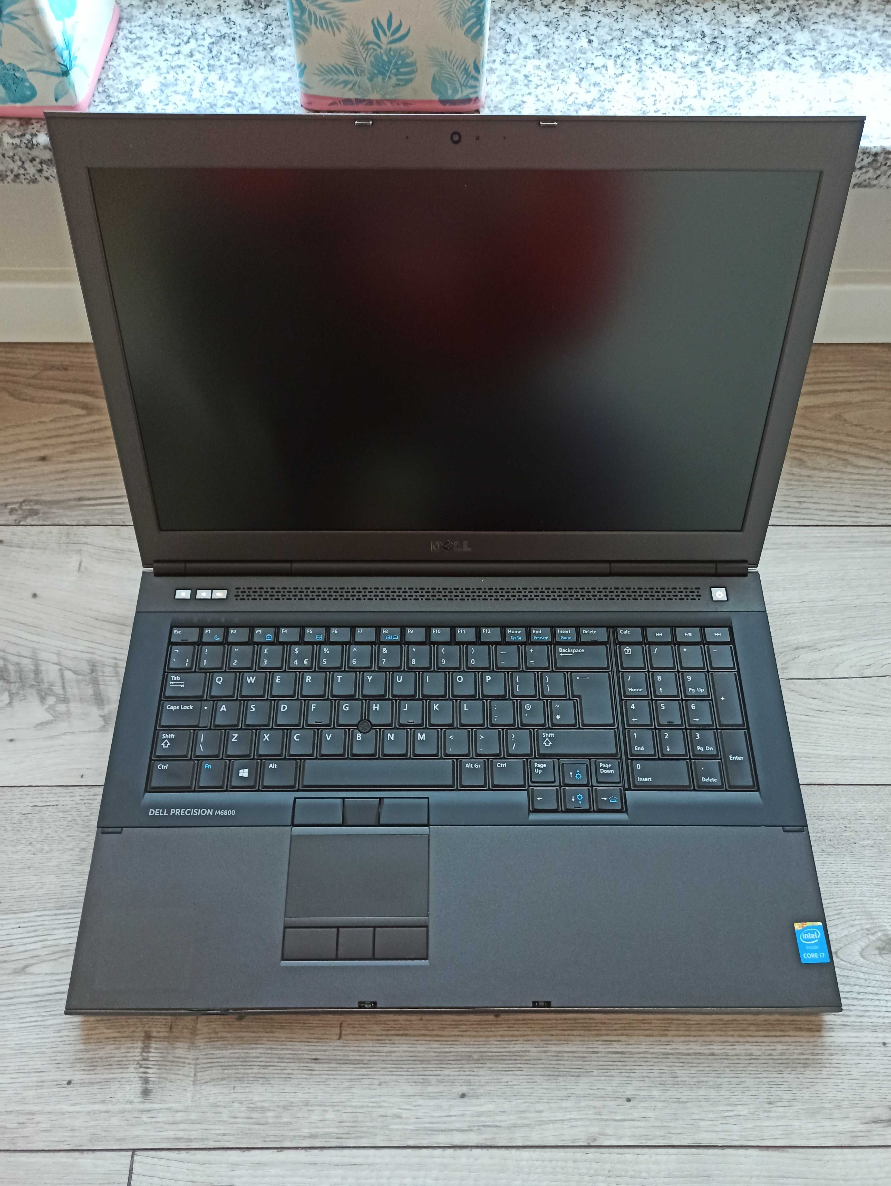 Dell Precision M6800 - Intel i7 - 16GB RAM - 1TB SDD