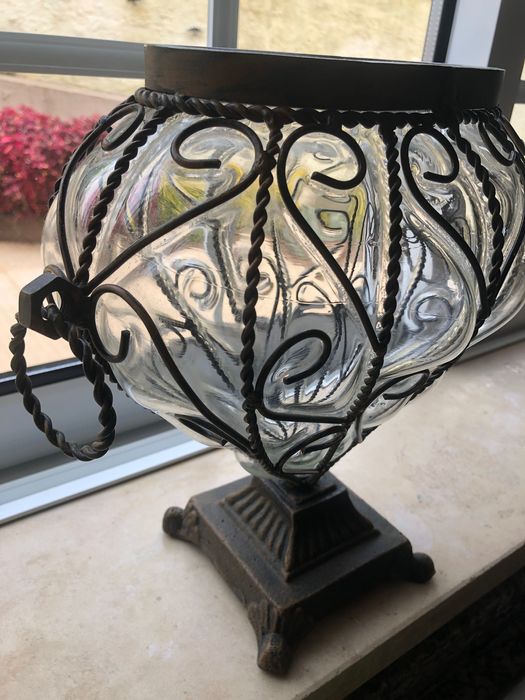 Jarra decoração em metal e vidro