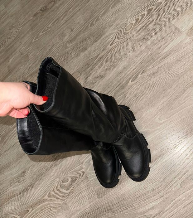 Зимові жіночі чоботи чорні