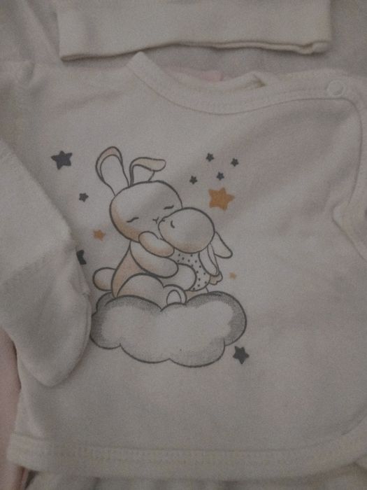 Костюмчики для дівчинки дуже гарні