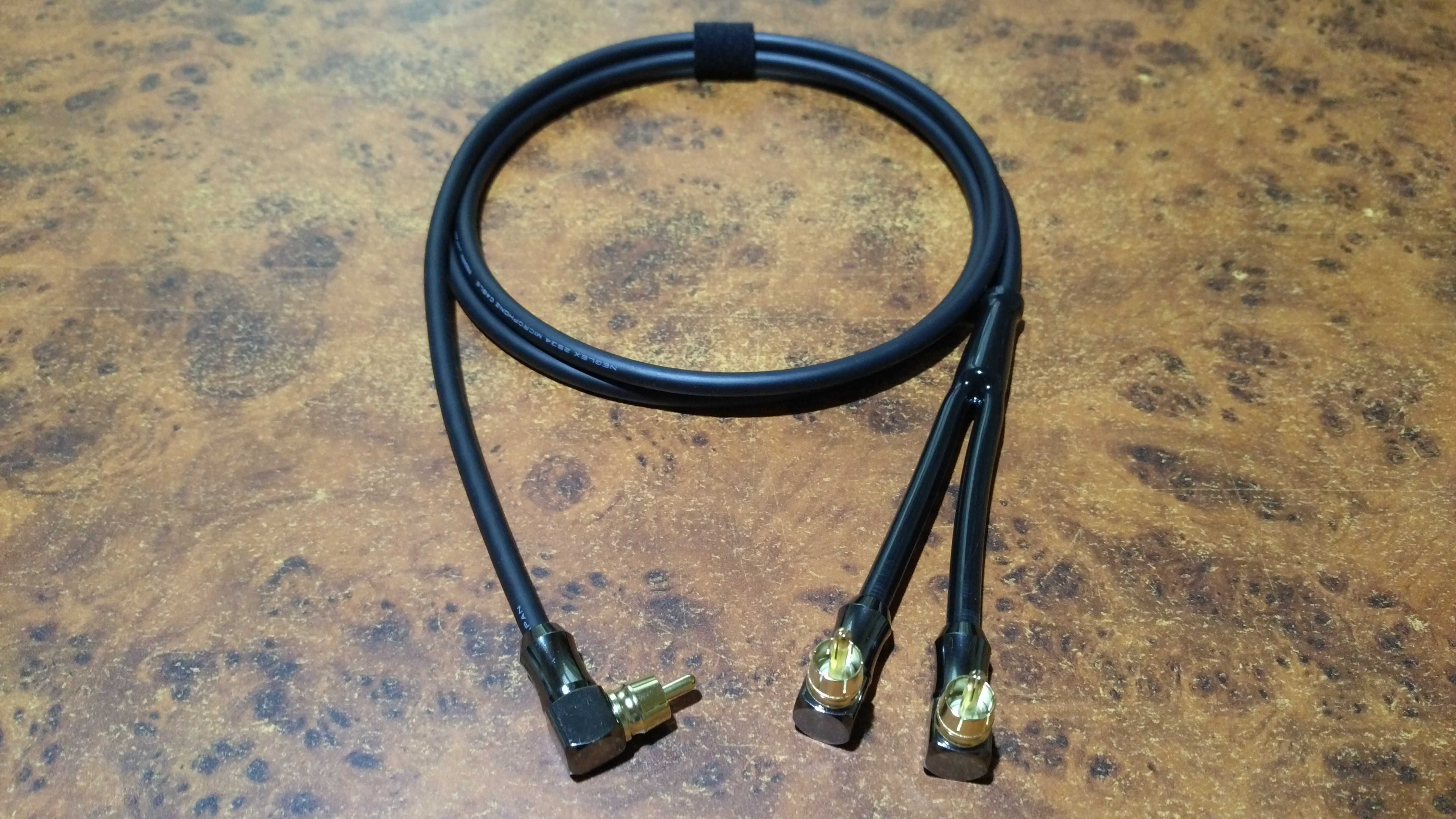 Hi-Fi сабвуферный Y-образный кабель RCA/2RCA Mogami W2534 (Япония)