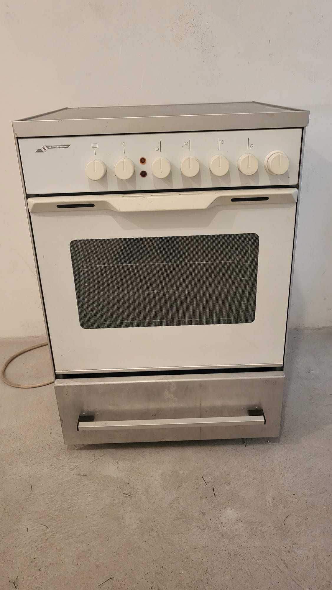Piekarnik z płytą elektryczną