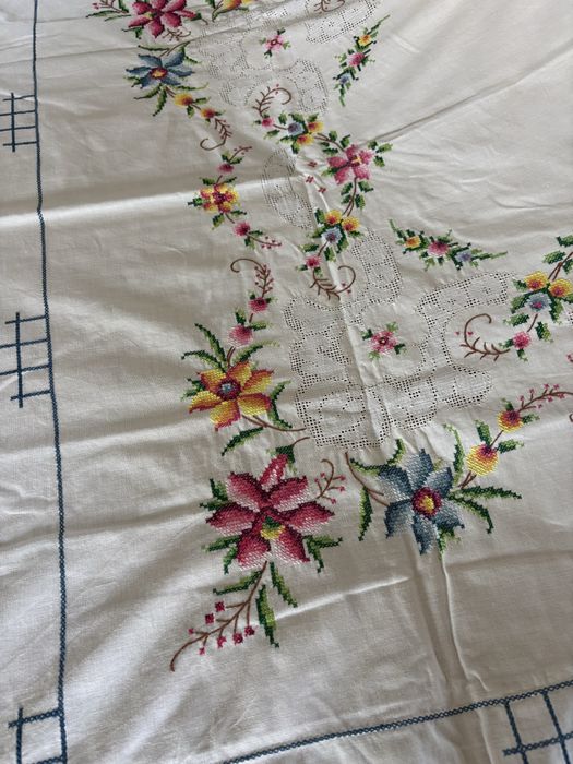 Toalha de mesa ponto cruz feito à mão 248x160