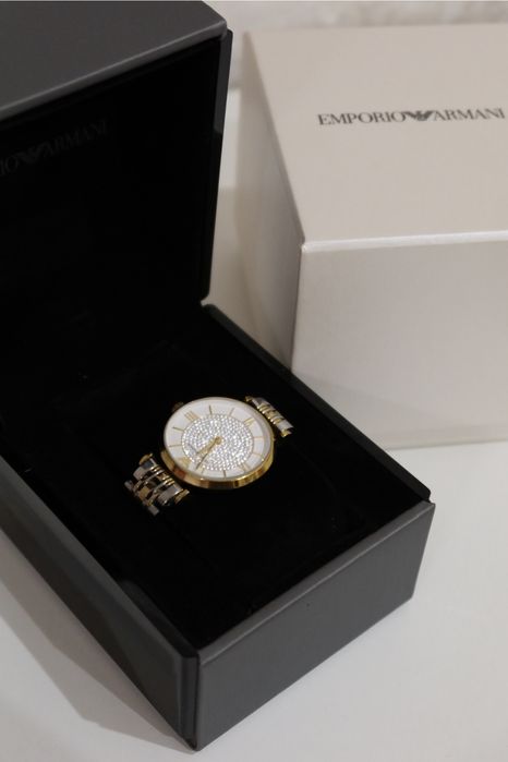 Продам годинник Armani