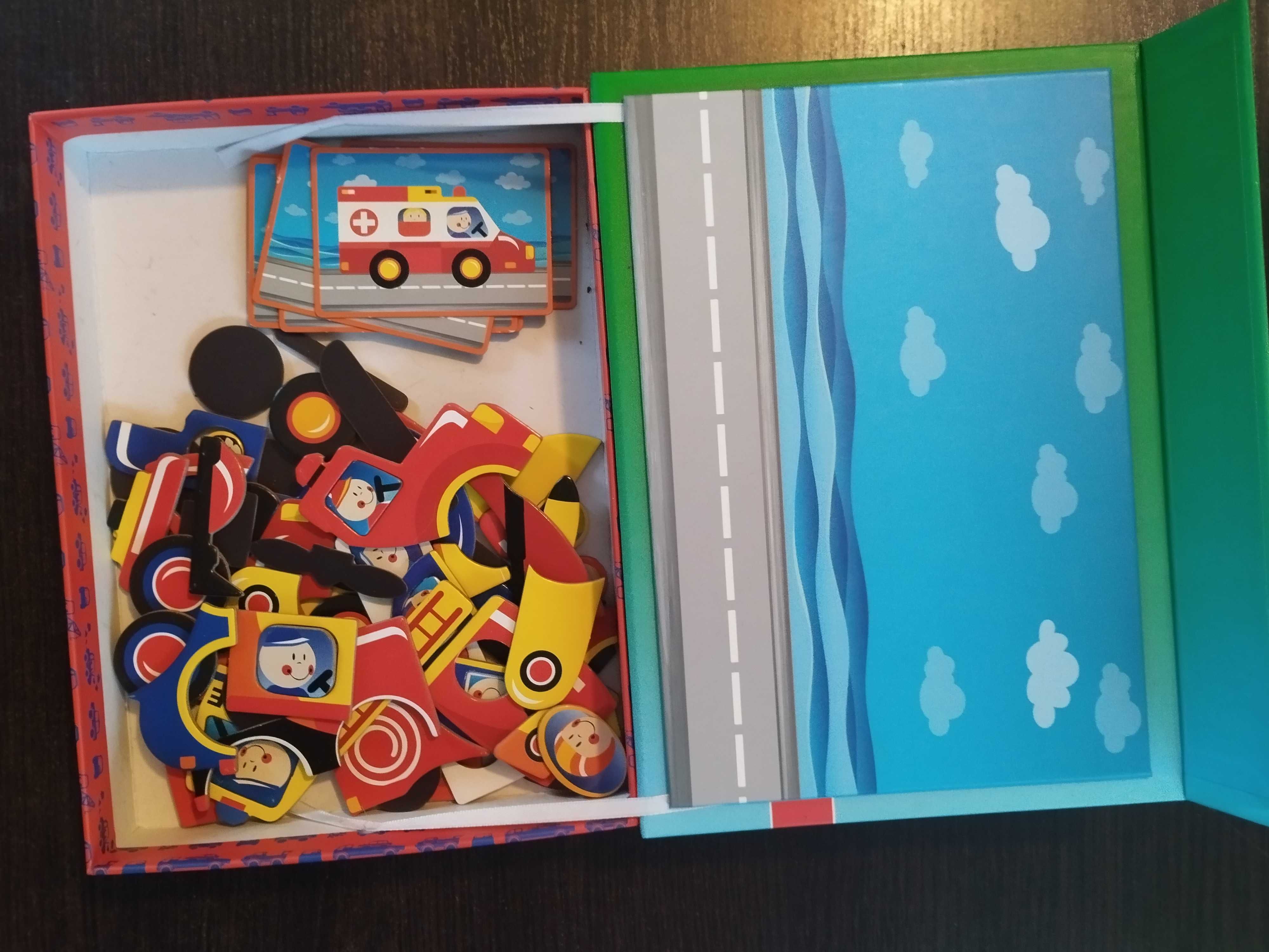 Puzzle magnetyczne pojazdy Playtive