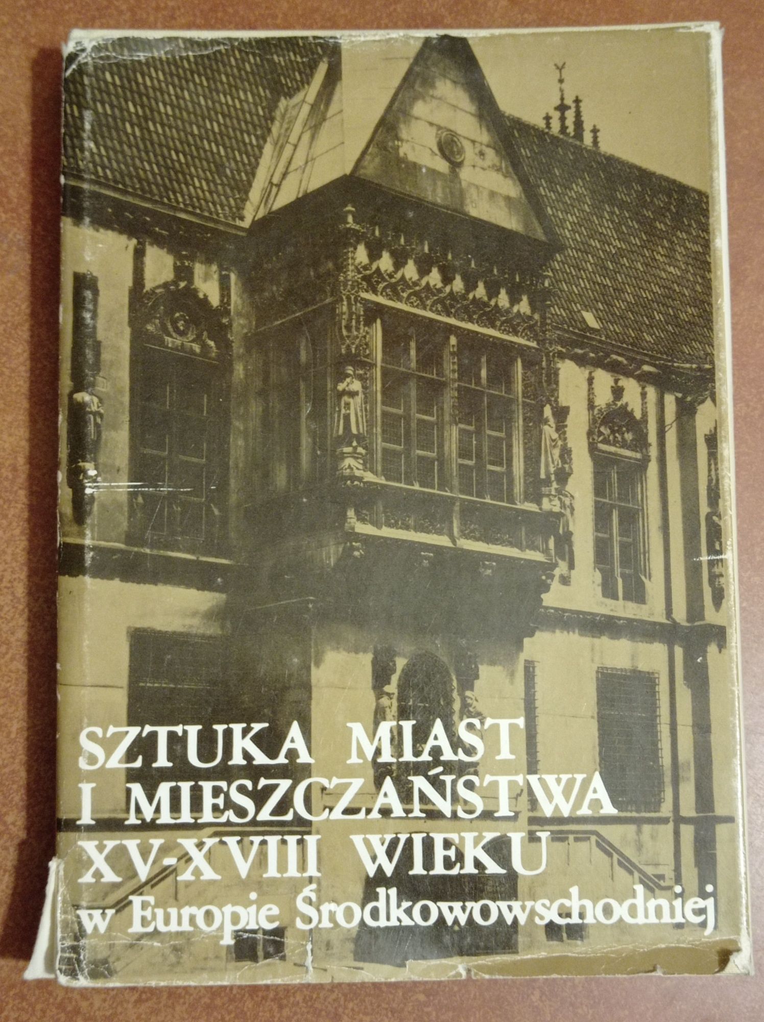4 książki Podręcznik artysty Sztuka miast i mieszczaństwa Kobierce