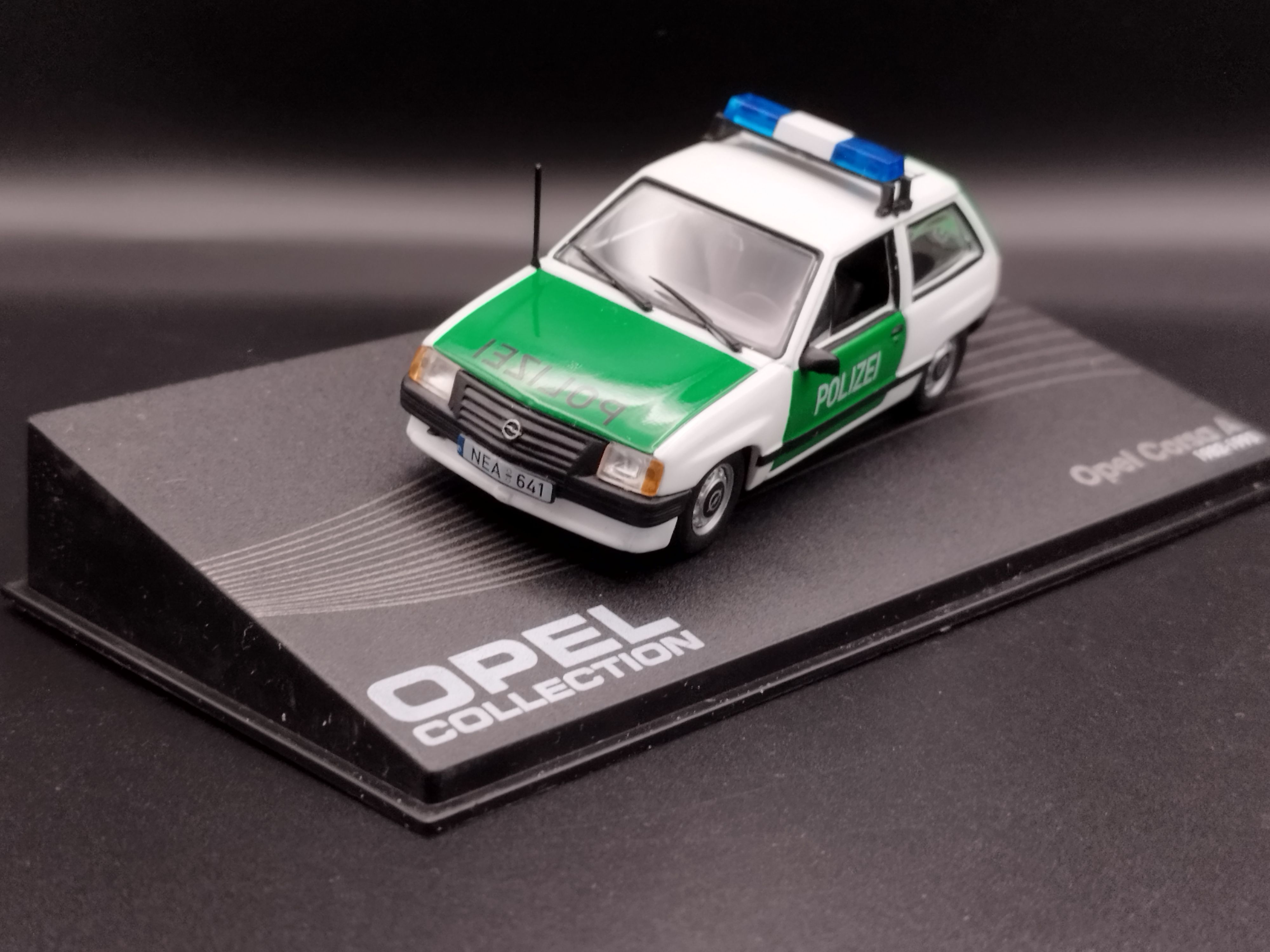 1:43 Opel Collection Opel Corsa A Polizei  model używany