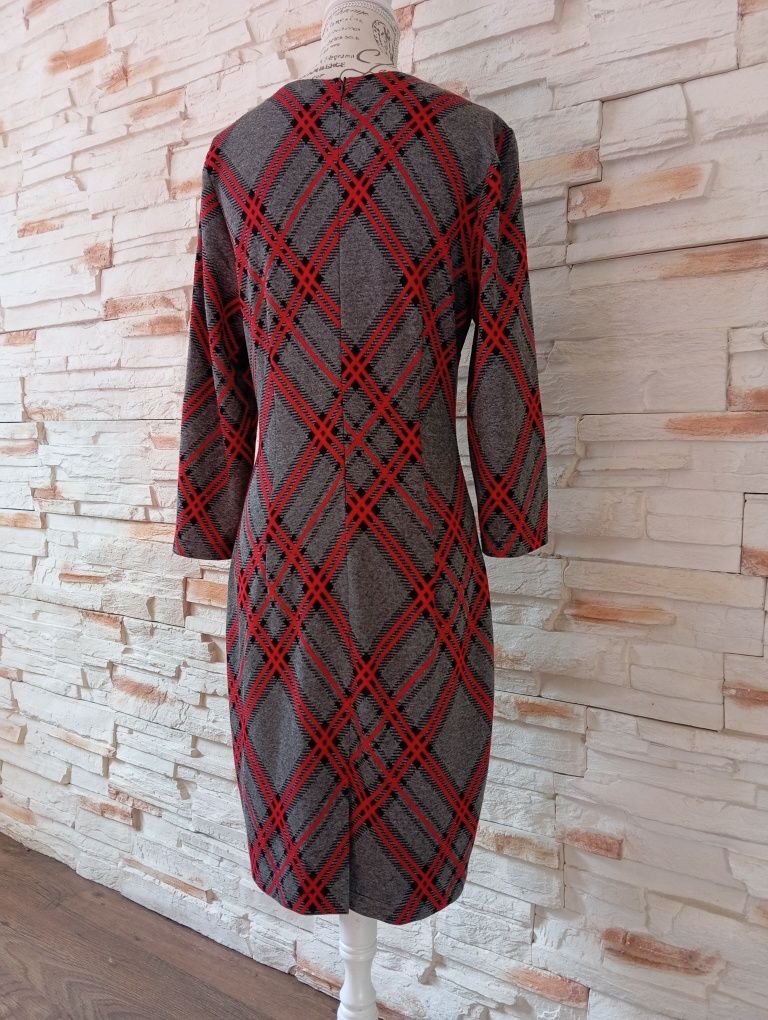 Elegancka visckozowa sukienka w kratę KAMA r.40.   W.S.