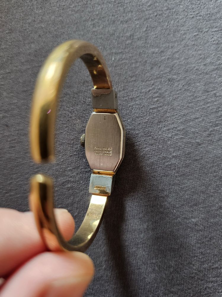 Zegarek damski pozlacany bransoleta