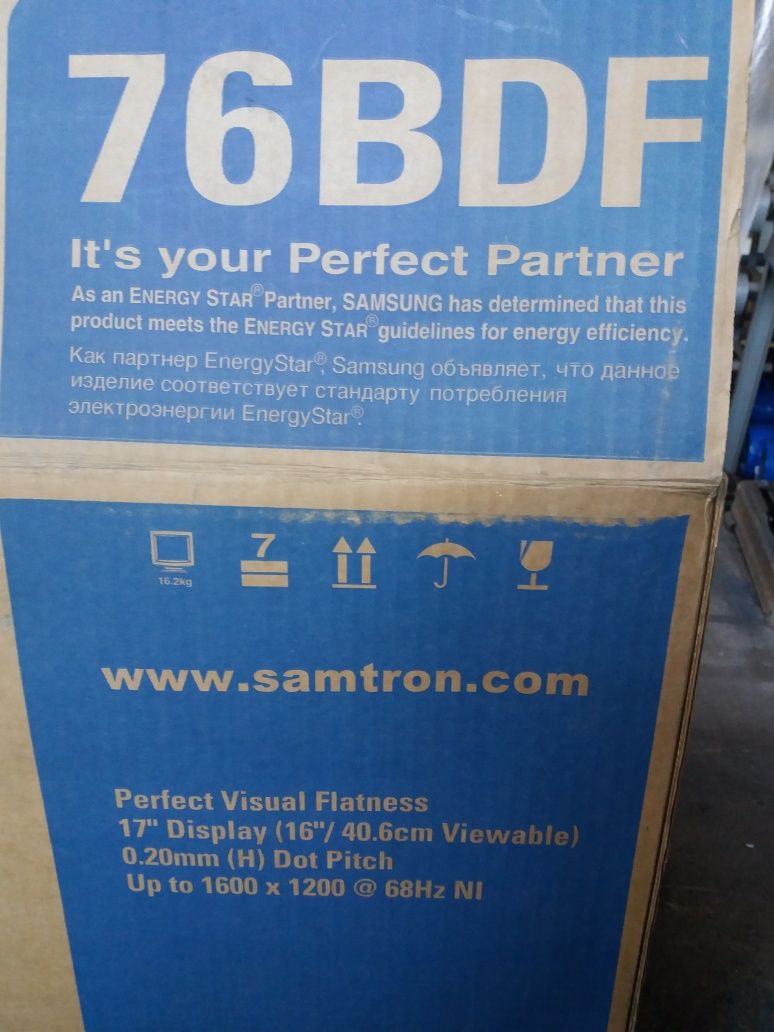 Монитор SаmTron 76BDF
