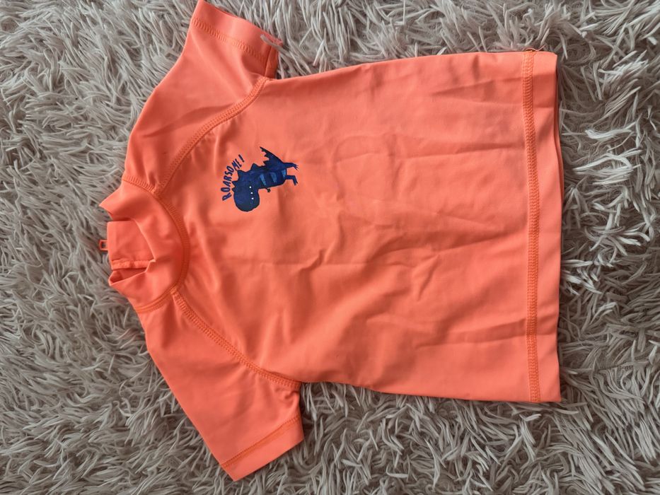 Купальний костюм та футболка для плавання