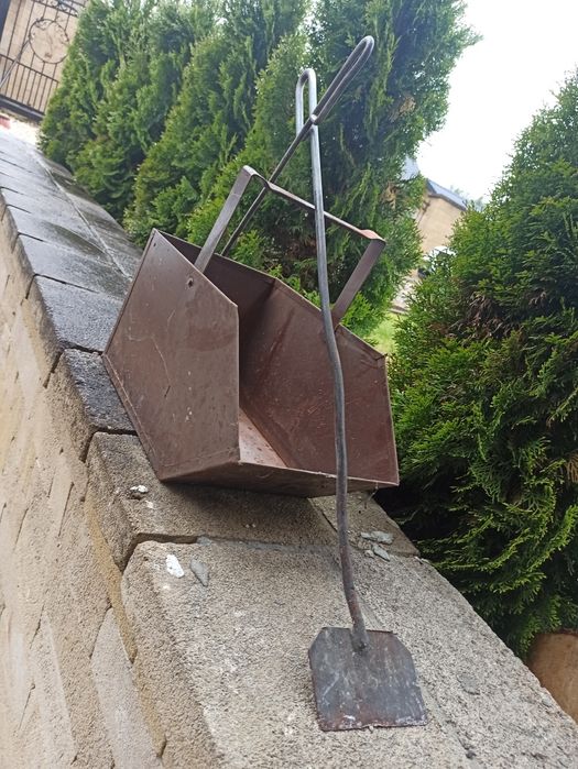 Weglarka z szufelką