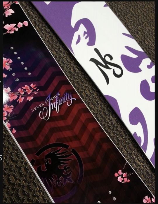 Damska Deska snowboardowa Never Summer Infinity - 149 cm