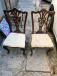 2 Cadeiras de madeira