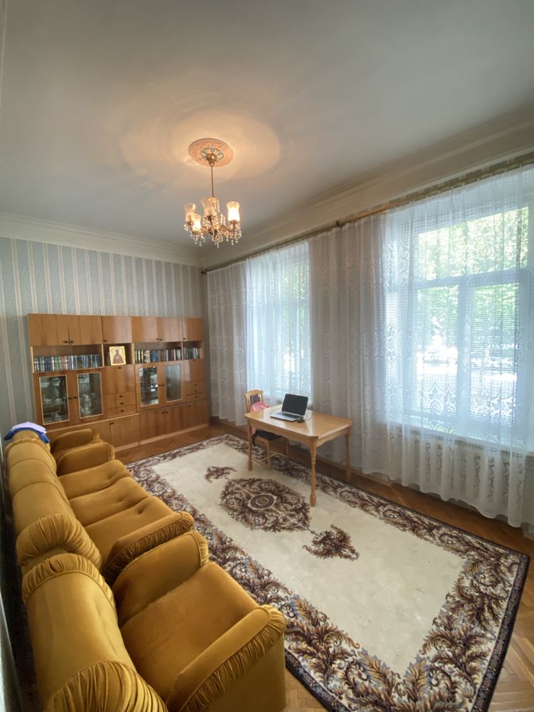 Продам 4-ком квартиру, центр, Інституцька 20/8, Липки, Шовковична