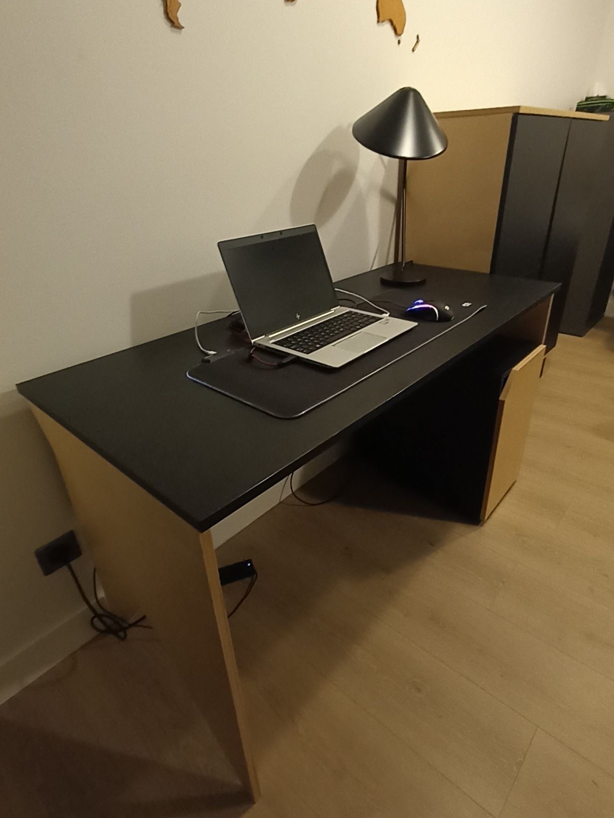 Biurko czarne drewniane loft fornir dębowy