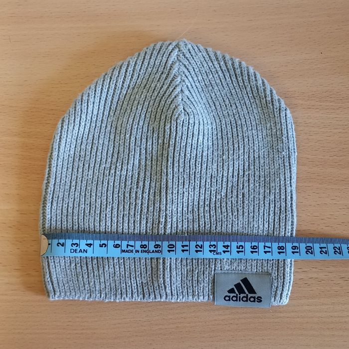 Шапка Adidas на 3-4 роки